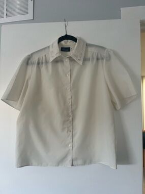 Vintage Ivory Short-Sleeve Button-Up Shirt with Eyelet Collar